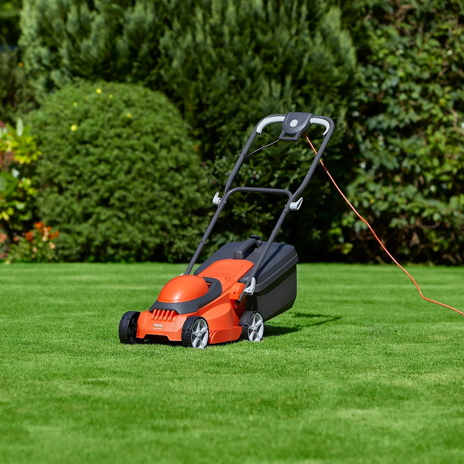 Flymo 1200W EasiStore 300R Electric Lawn Mower - 30cm 4 Flymo 1200W EasiStore 300R Electric Lawn Mower - 30cm - Image 2