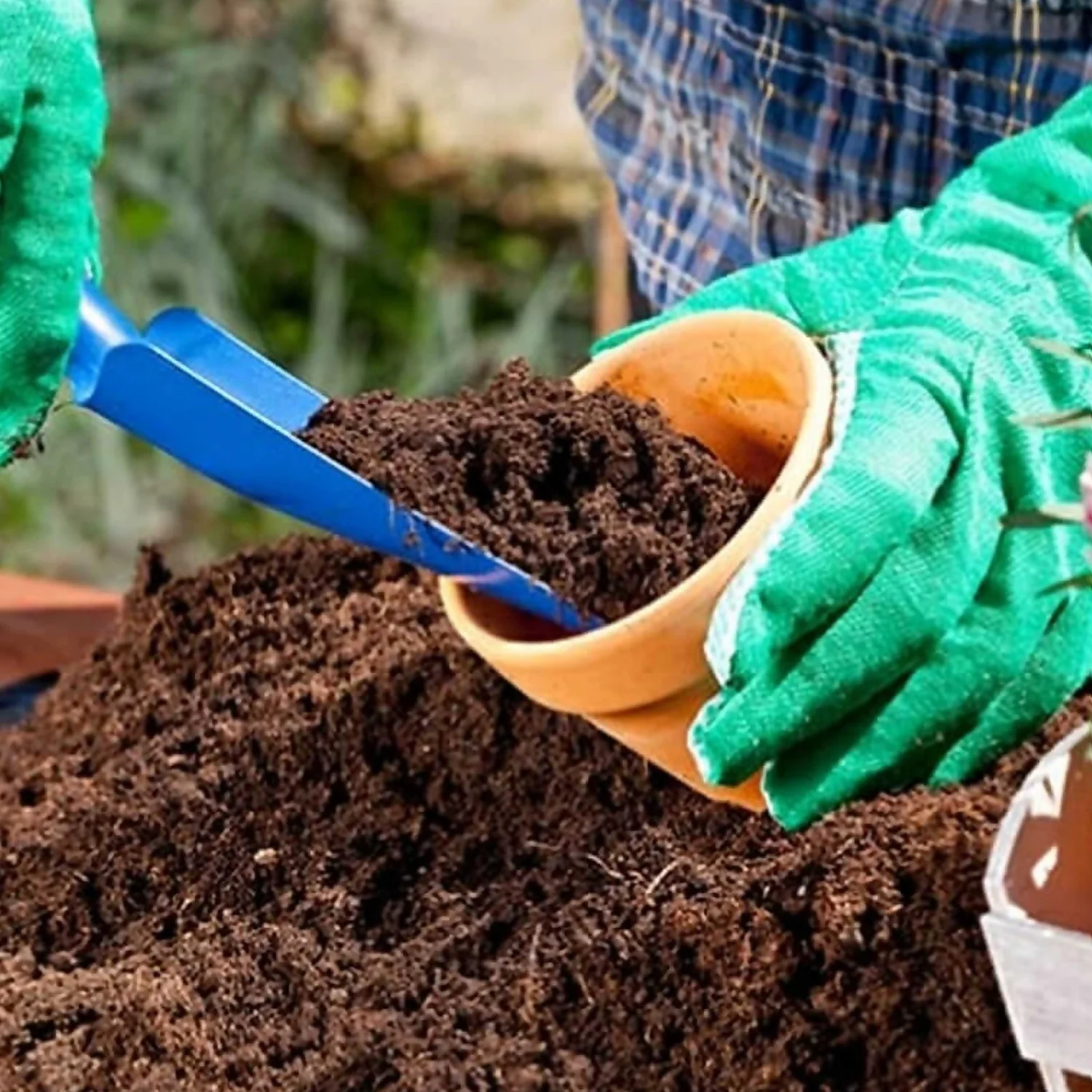 Coco Compost Disc 1L - Pack Of 5 4 Coco Compost Disc 1L - Pack Of 5 - Image 2