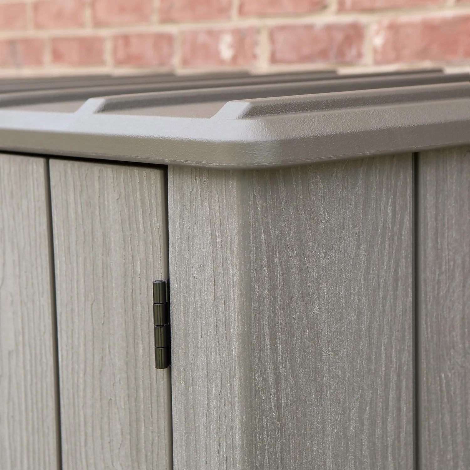 LIFETIME 1500L Vertical Storage Shed - Rough-Cut Brown 8 LIFETIME 1500L Vertical Storage Shed - Rough-Cut Brown - Image 6