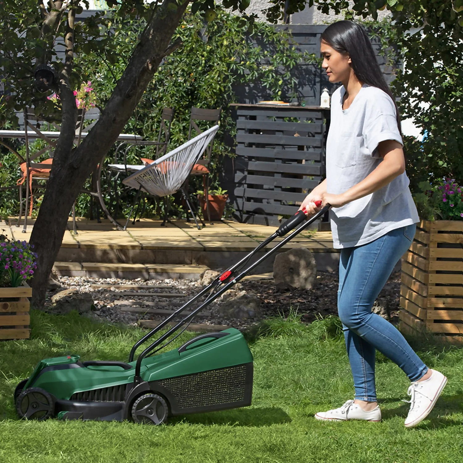 Bosch 18V EasyMower Cordless Lawn Mower - 32cm 7 Bosch 18V EasyMower Cordless Lawn Mower - 32cm - Image 5